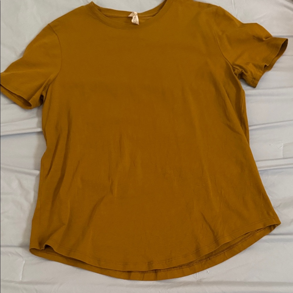 Lululemon T-Shirt